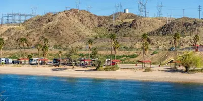 Rvs By Lake